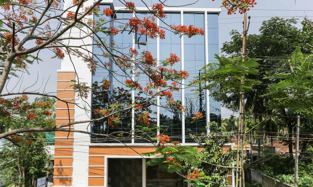 Treebo Trend Cmks Gulmohar Suites Kochi Exteriér fotografie